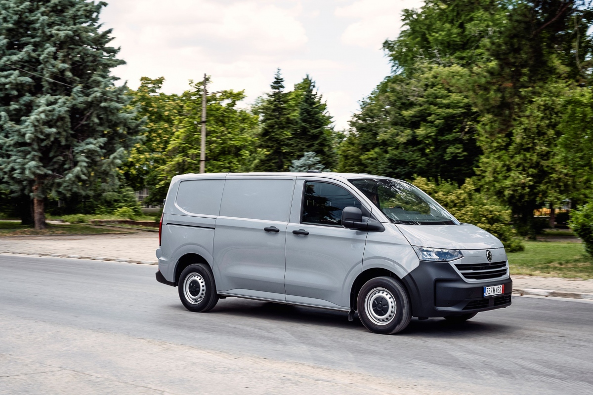 Новият Transporter може да бъде конфигуриран във варианти Kasten, Kombi и Бордови и (в зависимост от версията) с две дължини на междуосието и две височини на покрива